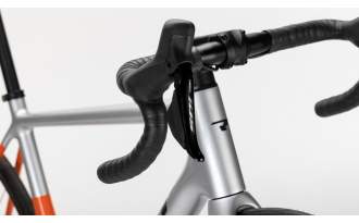 Bicicleta Conor Rush Shimano 105 Di2 2025