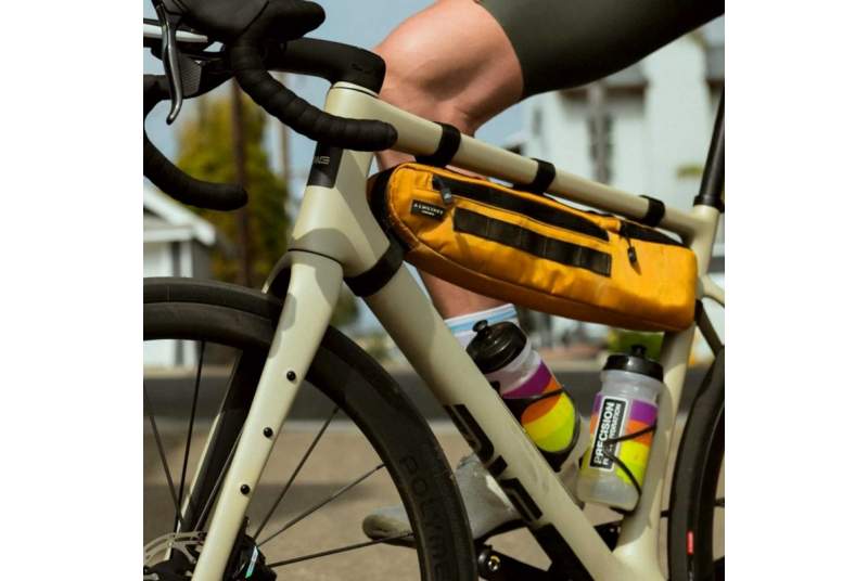 Bolsa Almsthre Signature Frame