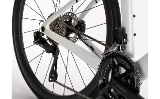 Bicicleta Conor Volcano Aero 105 Di2 2025 - blanco