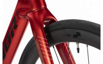 Bicicleta Conor Volcano Aero 105 Di2 2025 - blanco