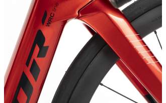 Bicicleta Conor Volcano Aero 105 Di2 2025 - blanco