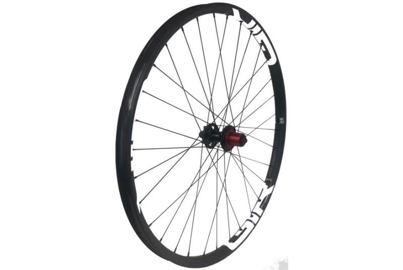 Rueda Gurpil GTR SL30 boost 29” blanca 6T SHI