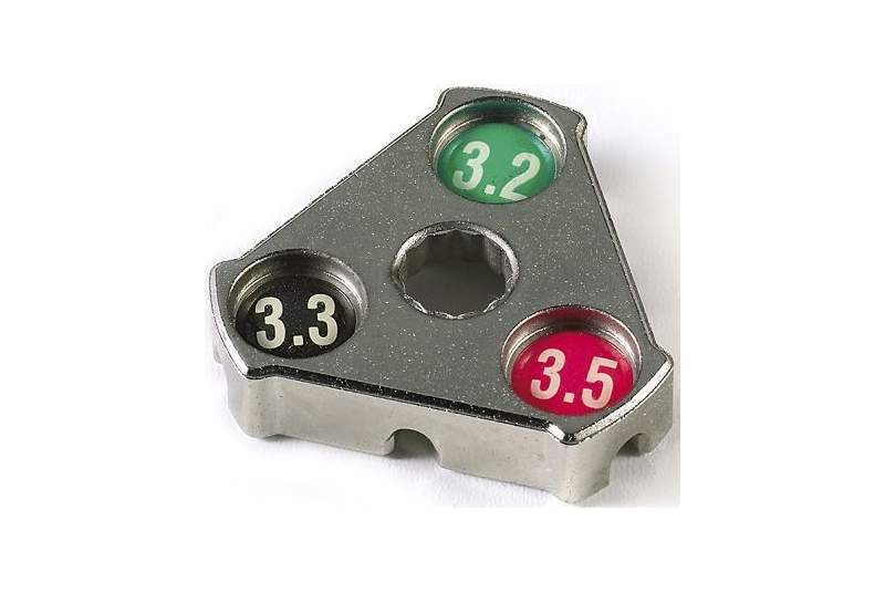 Llave de radios triangular