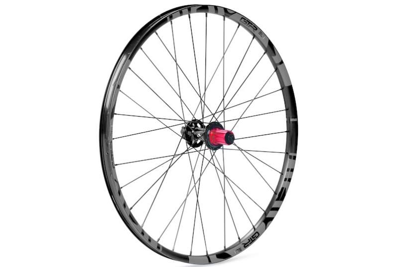 Rueda Gurpil GTR SL27 Boost 29” gris 6T Shima Ratchet